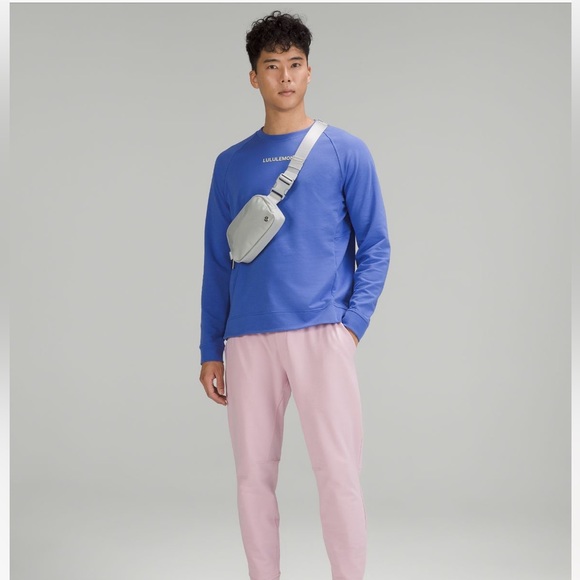 SOLD- NWT Lululemon Everywhere Belt Bag 1L silver drop/white - Picture 2 of 7